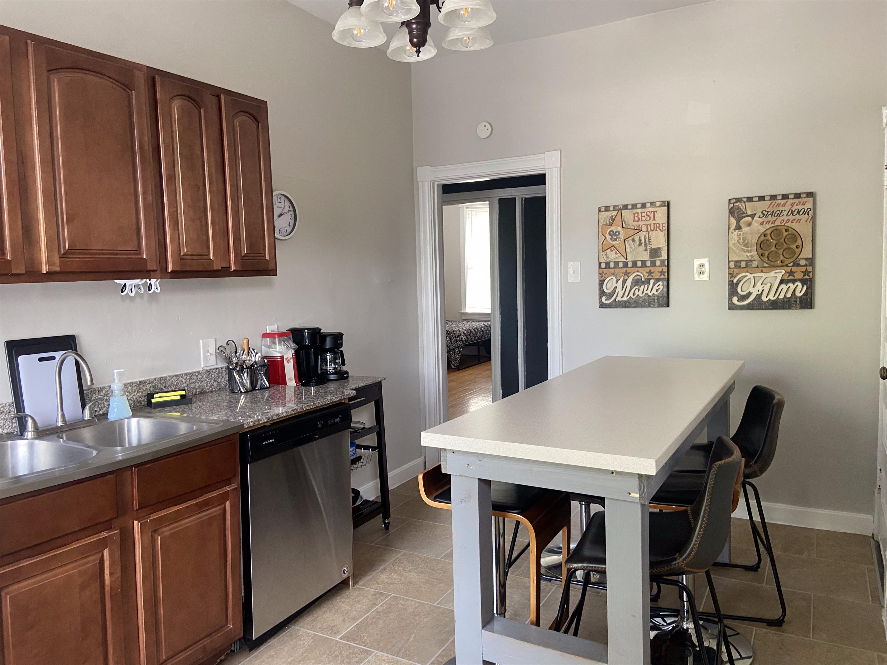 2338 Tower Grove Avenue - 2W